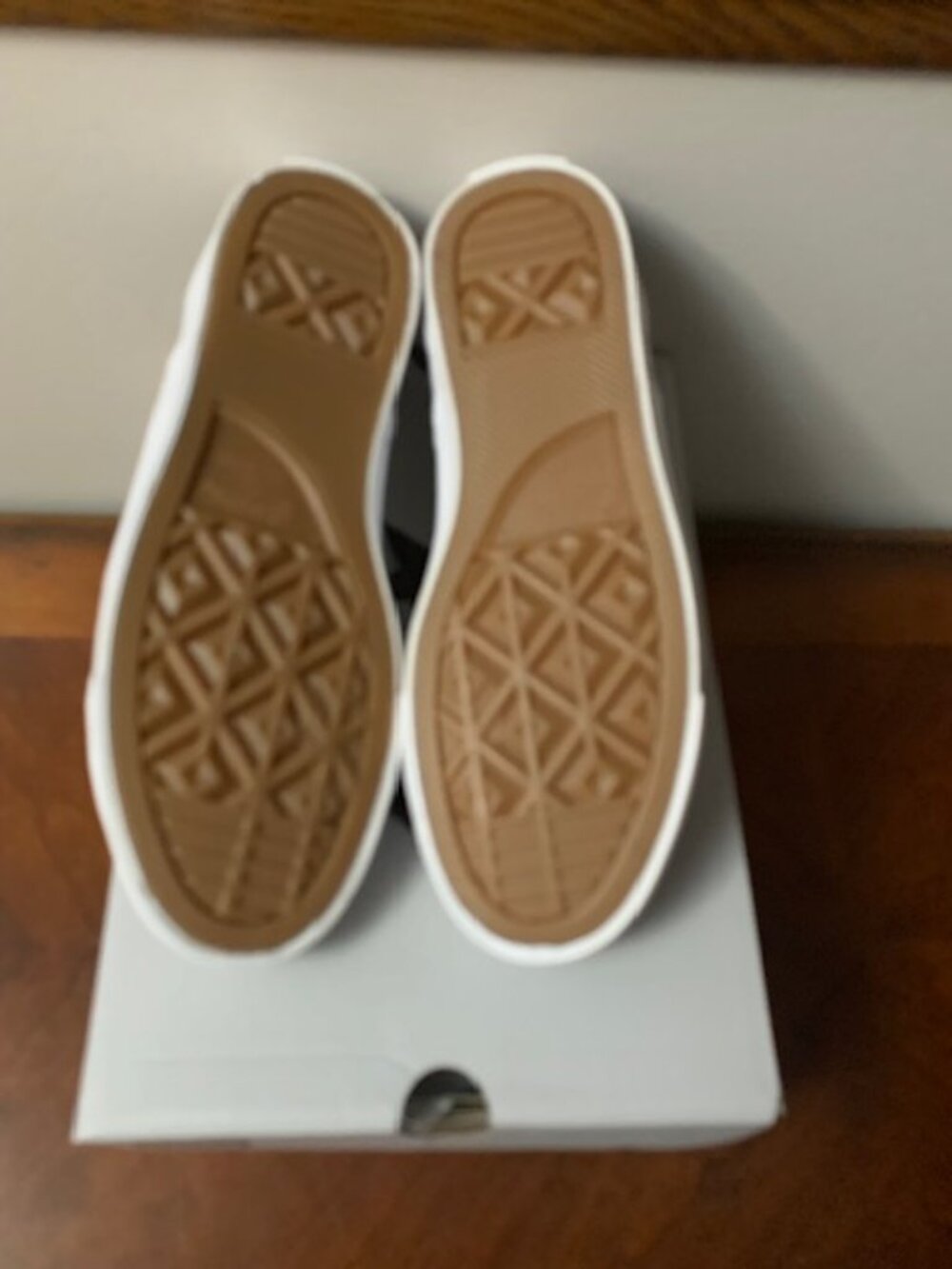 NWT pull on Converse shoes - Picture 5 of 7